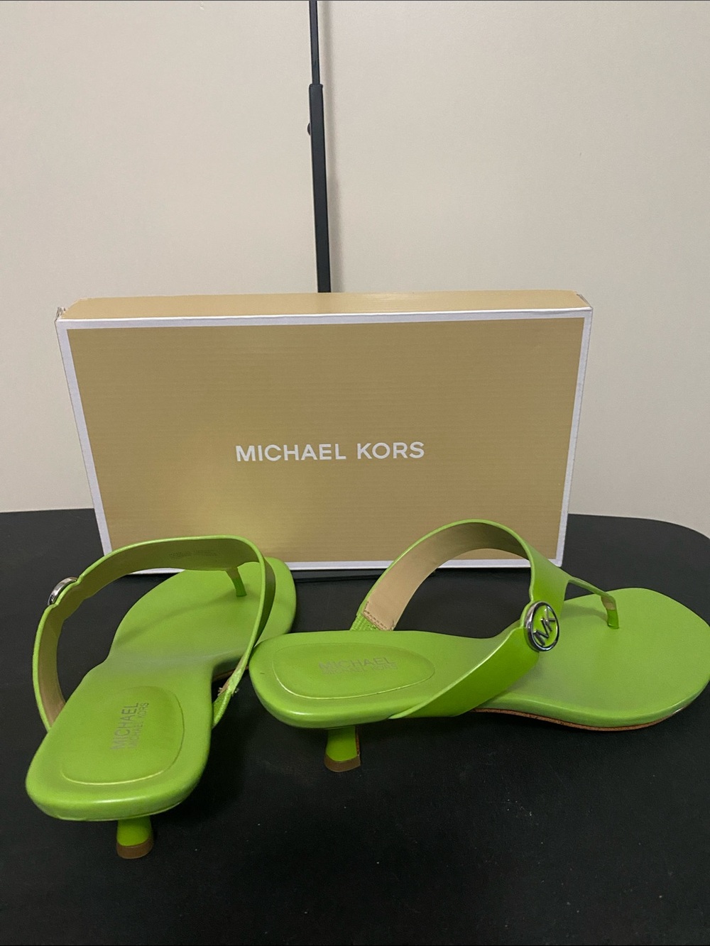 Michael Kors Bright Green Kitten Heel Thong Sandals - Picture 4 of 5